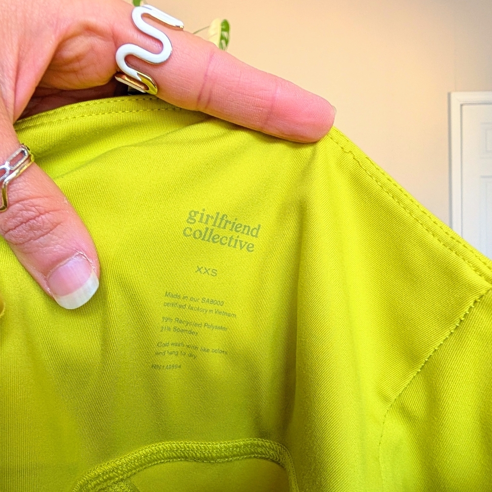 Girlfriend Collective chartreuse compressive leggings - Picture 4 of 4